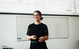 Photo of Birgit Hollaus teaching